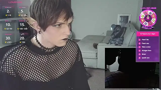 EnbyGamerChick online show from September 21, 2025, 11:50 pm