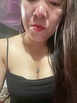 Snapshot of Luna-ass chatting on October 9, 2025, 1:36 am Luna-ass online show from October 9, 2025, 1:36 am