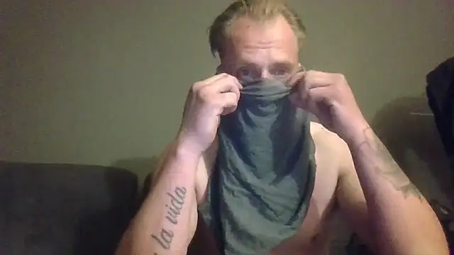 Snapshot of steef070 chatting on May 15, 2026, 11:23 pm steef070 online show from May 15, 2026, 11:23 pm