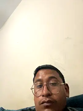 Snapshot of dannybs05 chatting on October 13, 2025, 5:29 am dannybs05 online show from October 13, 2025, 5:29 am