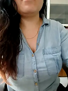 Snapshot of sassy_aly007 chatting on September 18, 2025, 11:34 am sassy aly007 online show from September 18, 2025, 11:34 am