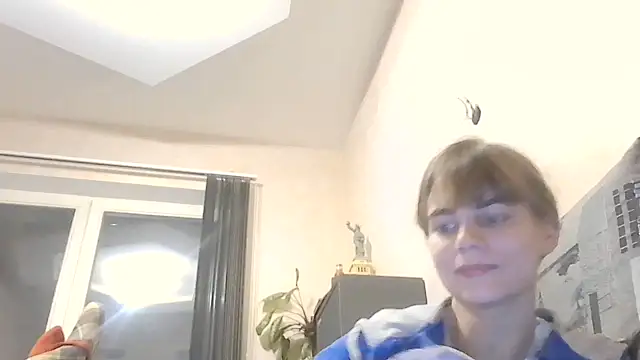 Snapshot of Loriven chatting on November 8, 2025, 9:13 pm Loriven online show from November 8, 2025, 9:13 pm
