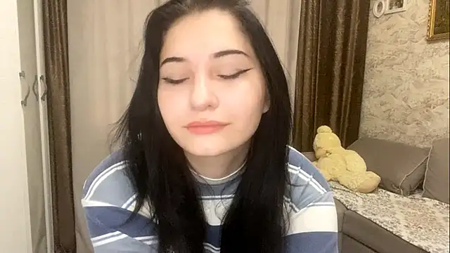 ZanaSweetPeach online show from September 15, 2025, 10:48 am