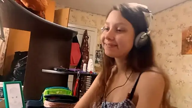 Snapshot of QutieDaSweet chatting on September 29, 2025, 5:23 am QutieDaSweet online show from September 29, 2025, 5:23 am