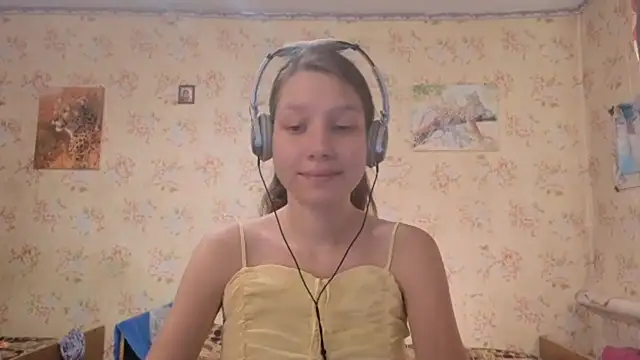 Snapshot of QutieDaSweet chatting on October 2, 2025, 7:15 am QutieDaSweet online show from October 2, 2025, 7:15 am