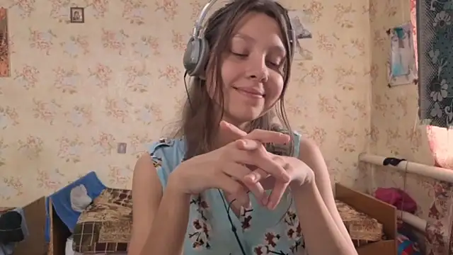 Snapshot of QutieDaSweet chatting on October 8, 2025, 6:22 am QutieDaSweet online show from October 8, 2025, 6:22 am