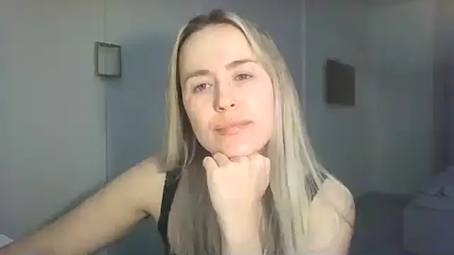 Snapshot of Frosian chatting on October 3, 2025, 9:56 pm Frosian online show from October 3, 2025, 9:56 pm