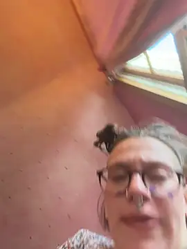 eggsma666 online show from February 3, 2026, 5:29 pm