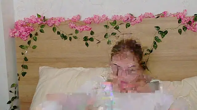 Snapshot of Lilith_Bonheur chatting on October 18, 2025, 8:09 pm Lilith Bonheur online show from October 18, 2025, 8:09 pm