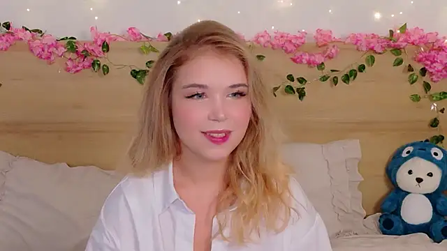 Snapshot of Lilith_Bonheur chatting on October 25, 2025, 10:26 pm Lilith Bonheur online show from October 25, 2025, 10:26 pm