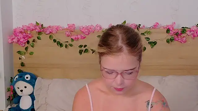 Snapshot of Lilith_Bonheur chatting on October 26, 2025, 8:15 pm Lilith Bonheur online show from October 26, 2025, 8:15 pm