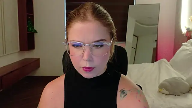 Snapshot of Lilith_Bonheur chatting on March 31, 2026, 10:54 pm Lilith Bonheur online show from March 31, 2026, 10:54 pm