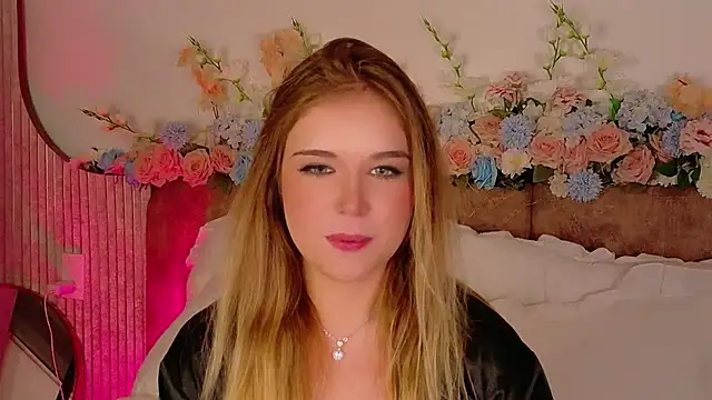 Snapshot of Lilith_Bonheur chatting on April 15, 2026, 8:09 pm Lilith Bonheur online show from April 15, 2026, 8:09 pm