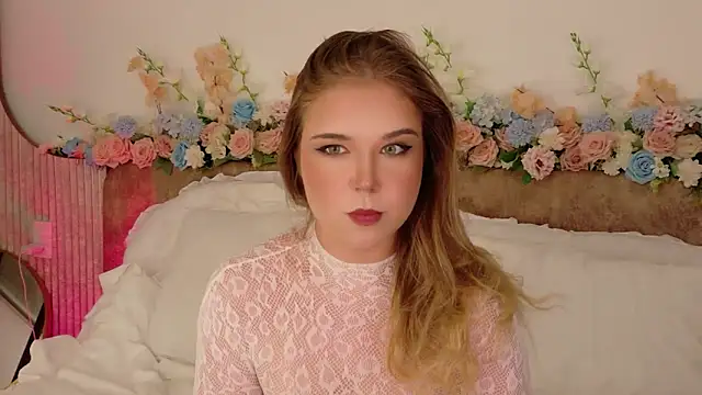 Snapshot of Lilith_Bonheur chatting on April 21, 2026, 7:50 pm Lilith Bonheur online show from April 21, 2026, 7:50 pm