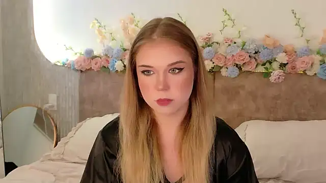 Snapshot of Lilith_Bonheur chatting on April 28, 2026, 12:53 am Lilith Bonheur online show from April 28, 2026, 12:53 am