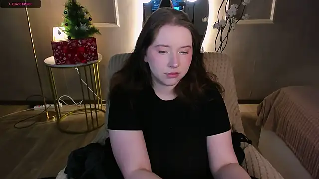 Selena Muse online show from December 14, 2025, 1:27 pm