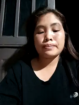 Luyen004 online show from April 23, 2026, 12:51 pm