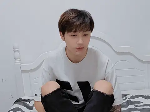 Snapshot of xiaoyi2563 chatting on September 16, 2025, 11:33 am xiaoyi2563 online show from September 16, 2025, 11:33 am