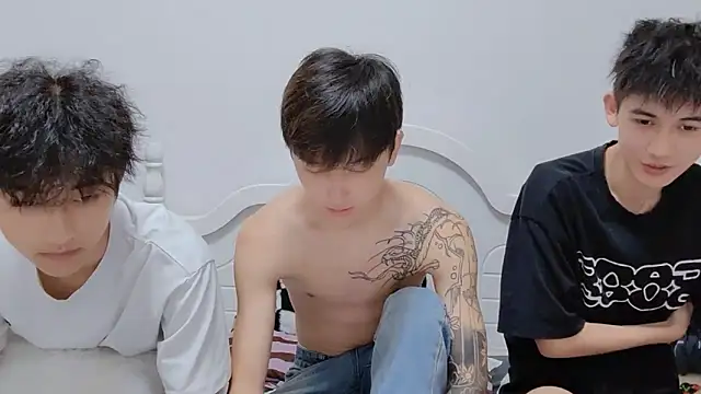 Snapshot of xiaoyi2563 chatting on October 10, 2025, 12:37 pm xiaoyi2563 online show from October 10, 2025, 12:37 pm