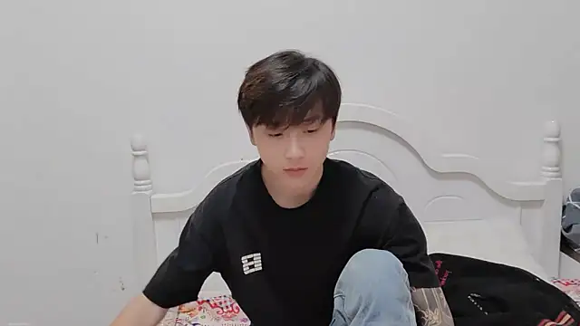 Snapshot of xiaoyi2563 chatting on October 30, 2025, 1:34 pm xiaoyi2563 online show from October 30, 2025, 1:34 pm