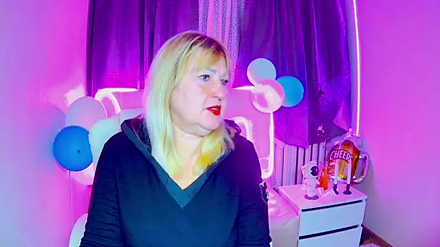 Snapshot of EmmaEllison chatting on September 29, 2025, 6:07 am EmmaEllison online show from September 29, 2025, 6:07 am