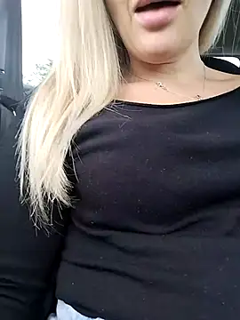 Madamx14 online show from October 26, 2025, 2:45 pm