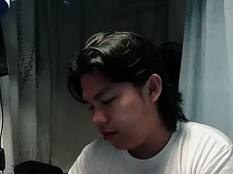 Huntrix2025 online show from November 17, 2025, 8:47 pm