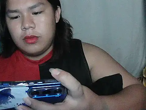 Huntrix2025 online show from May 8, 2026, 2:11 pm