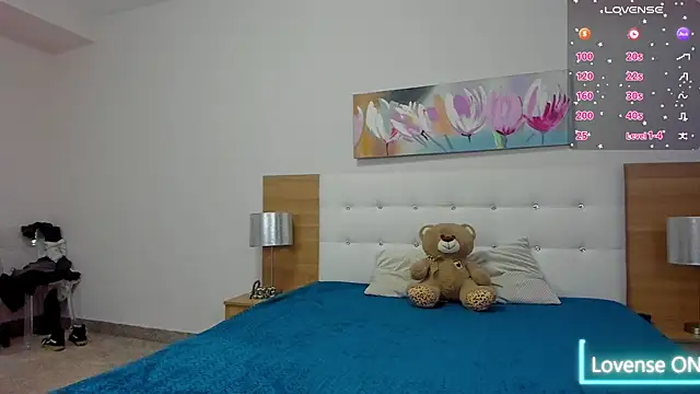 LovelySophie3 online show from October 28, 2025, 4:05 am