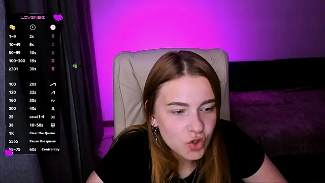 Snapshot of red__dizzy chatting on September 19, 2025, 7:47 pm red  dizzy online show from September 19, 2025, 7:47 pm