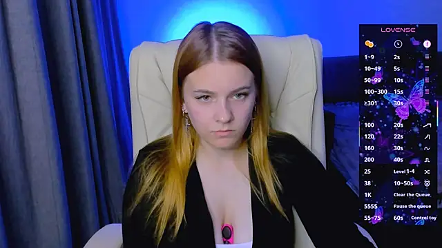 Snapshot of red__dizzy chatting on October 2, 2025, 8:27 pm red  dizzy online show from October 2, 2025, 8:27 pm