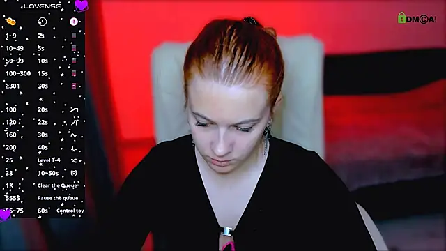 Snapshot of red__dizzy chatting on October 10, 2025, 8:19 pm red  dizzy online show from October 10, 2025, 8:19 pm