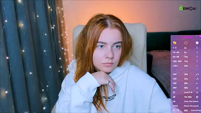 Snapshot of red__dizzy chatting on October 18, 2025, 3:02 pm red  dizzy online show from October 18, 2025, 3:02 pm