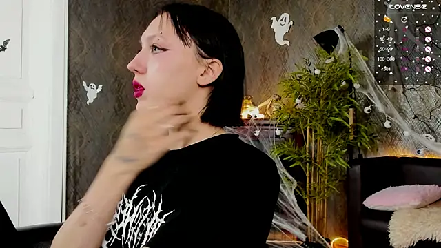 AdeliceLenoir online show from October 19, 2025, 6:58 am