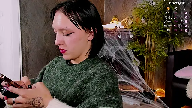 AdeliceLenoir online show from October 19, 2025, 7:03 pm