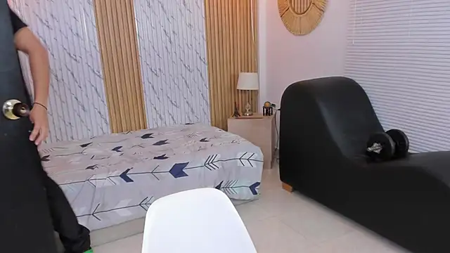 james jonnes online show from September 28, 2025, 7:52 pm