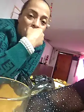 marcelitarica online show from April 14, 2026, 6:03 pm