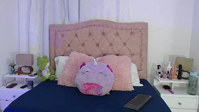 Snapshot of sweet_caandyy chatting on October 28, 2025, 5:11 am sweet caandyy online show from October 28, 2025, 5:11 am