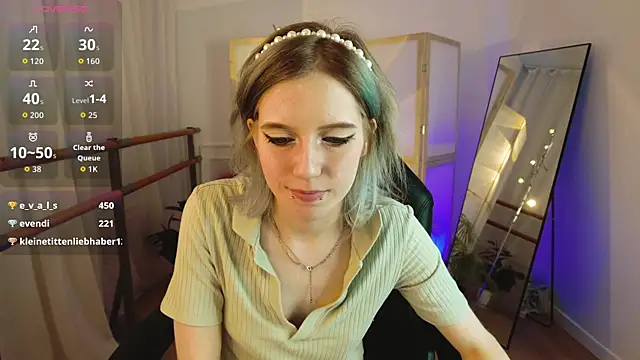 Snapshot of MorgyAsuna_ chatting on October 1, 2025, 1:44 am MorgyAsuna online show from October 1, 2025, 1:44 am