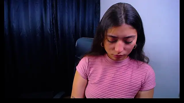 Lizzie Collin online show from October 25, 2025, 2:24 pm