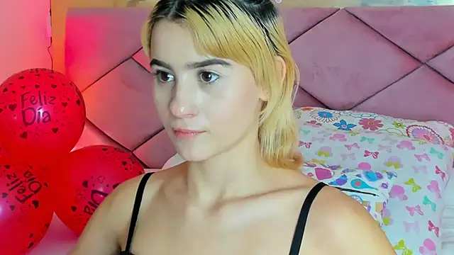 ChloeLaurentt online show from February 16, 2026, 10:28 pm