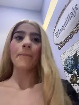 ChloeLaurentt online show from April 29, 2026, 1:48 pm
