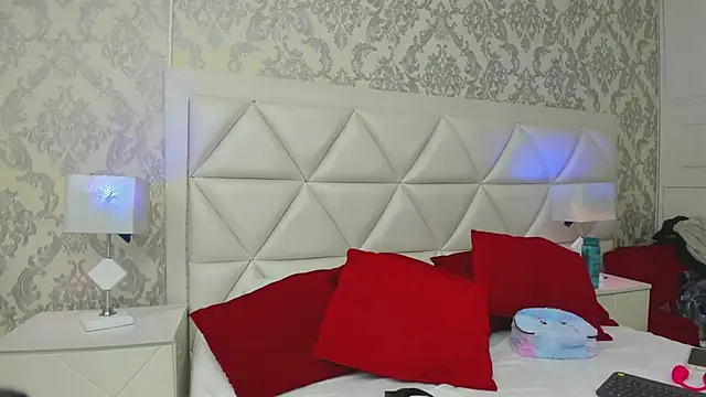 LaylaaDoll online show from December 15, 2025, 7:07 pm