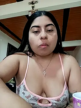 TifanieJones online show from September 17, 2025, 1:24 pm