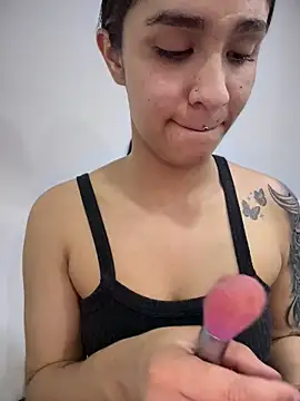 Isabella-Teen online show from October 31, 2025, 2:01 am