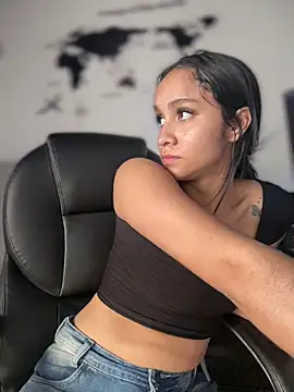 Isabella-Teen online show from April 26, 2026, 1:31 pm