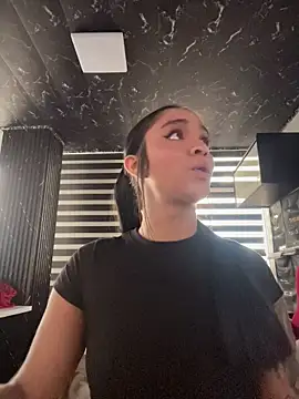Isabella-Teen online show from July 28, 2026, 9:36 pm