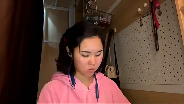 JennyCarpenter online show from May 6, 2026, 5:14 am
