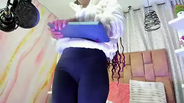 Snapshot of alix_noa chatting on October 31, 2025, 5:03 pm alix noa online show from October 31, 2025, 5:03 pm