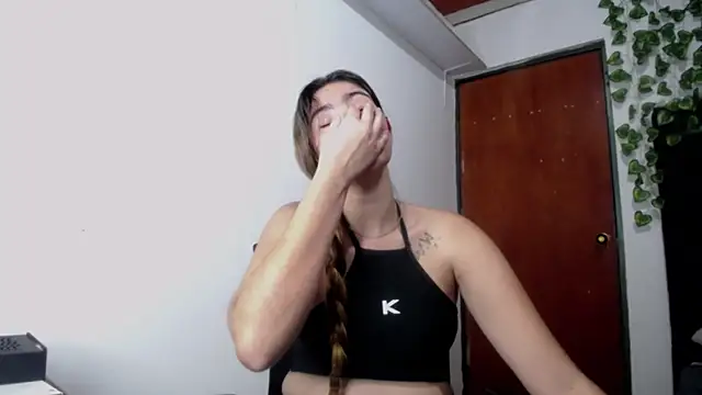 isabel 09 online show from October 14, 2025, 3:07 am